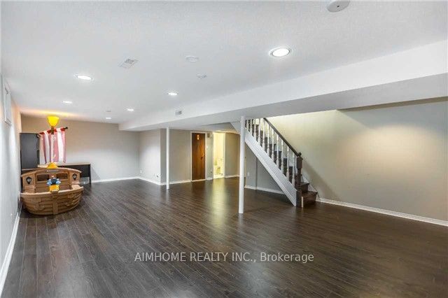 34 Hagerman Boulevard Property Photo 16