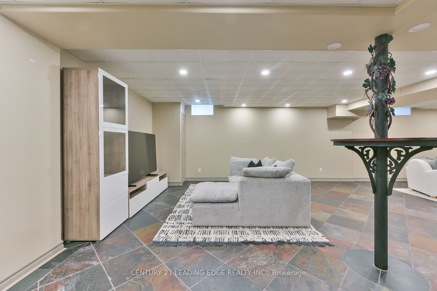 12 Taylor Drive Property Photo 33