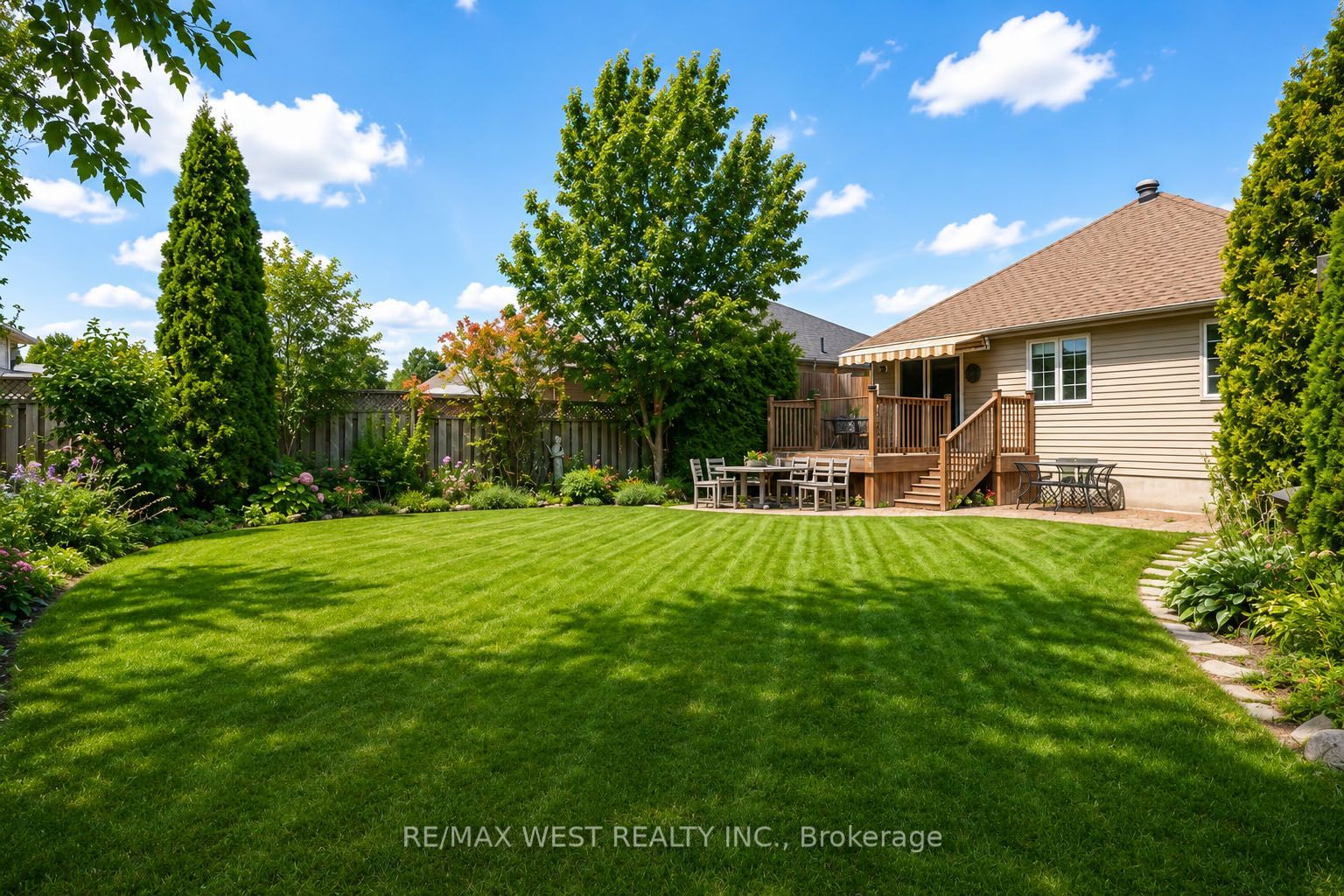 623 Glen Cedar Crescent Property Photo 10