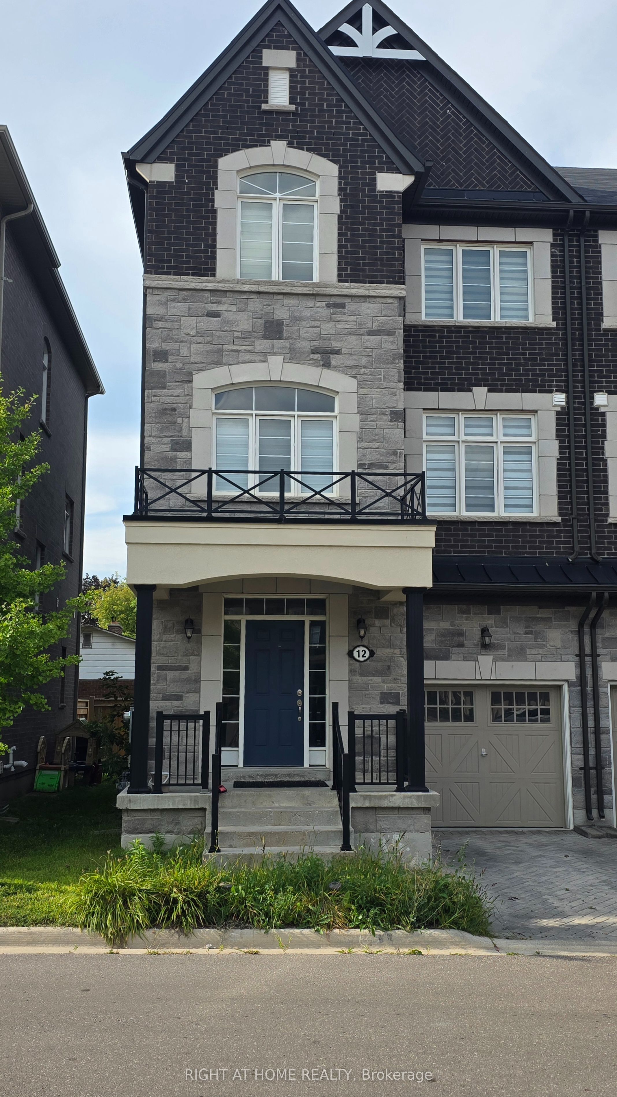 12 Globemaster Lane Property Photo 1