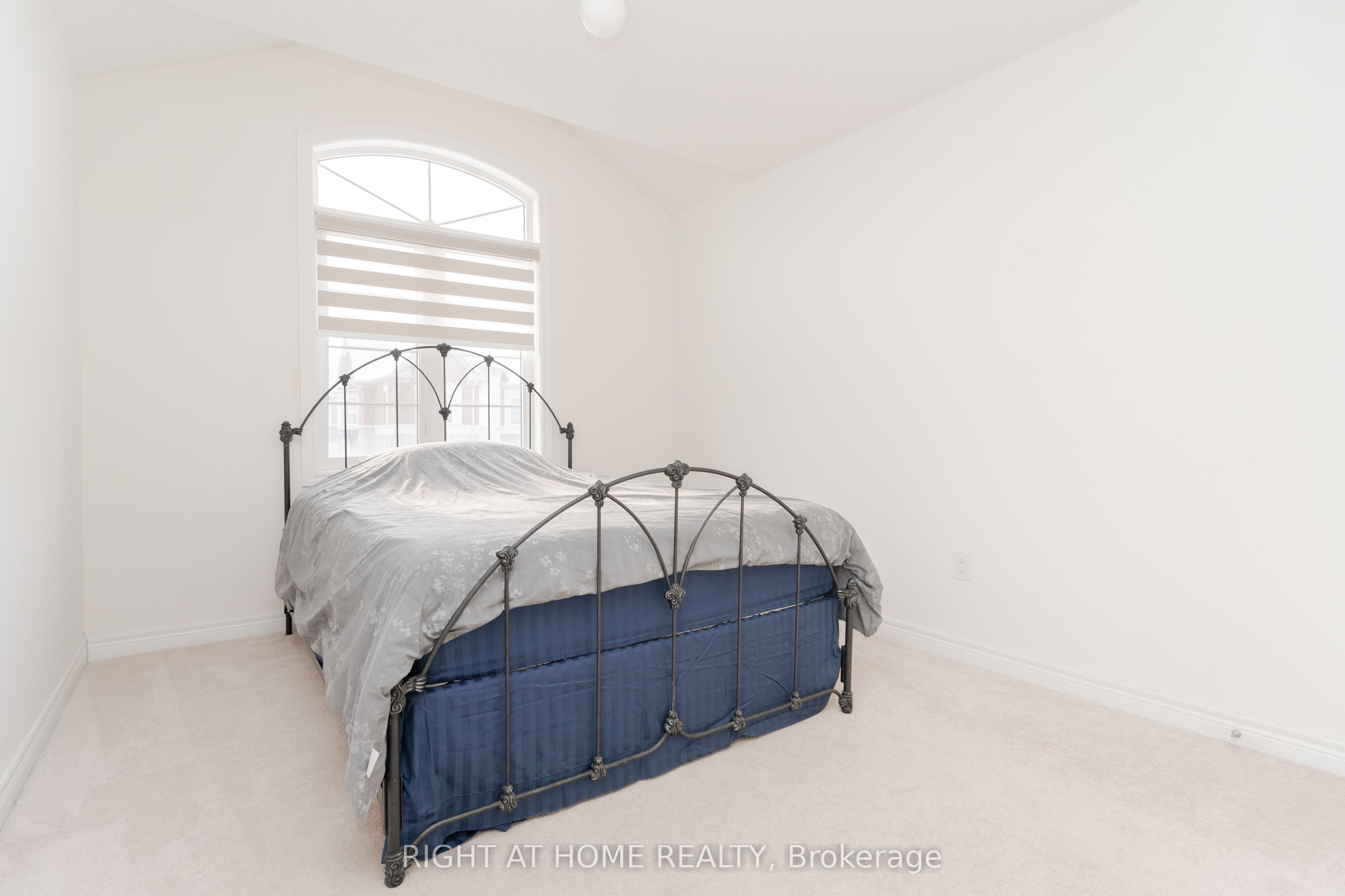 12 Globemaster Lane Property Photo 24