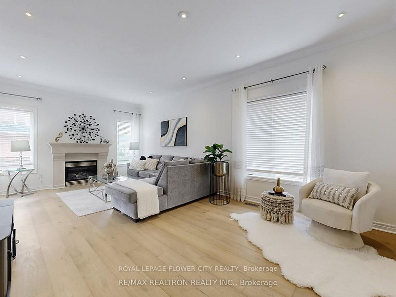 60 Colombo Crescent Main Property Photo 4