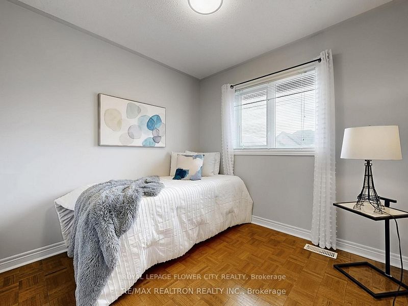60 Colombo Crescent Main Property Photo 7