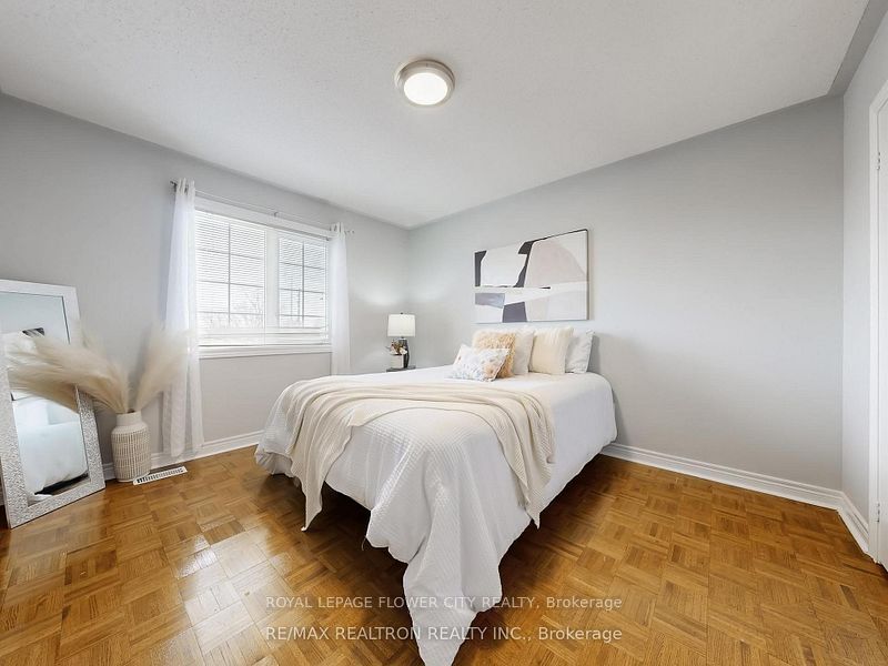60 Colombo Crescent Main Property Photo 9