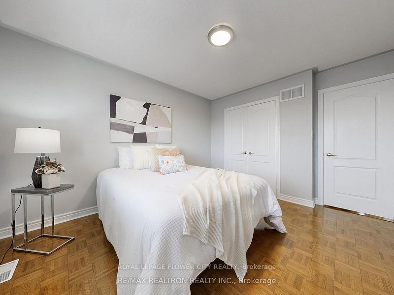 60 Colombo Crescent Main Property Photo 10