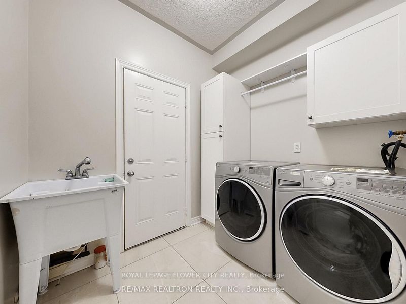 60 Colombo Crescent Main Property Photo 15