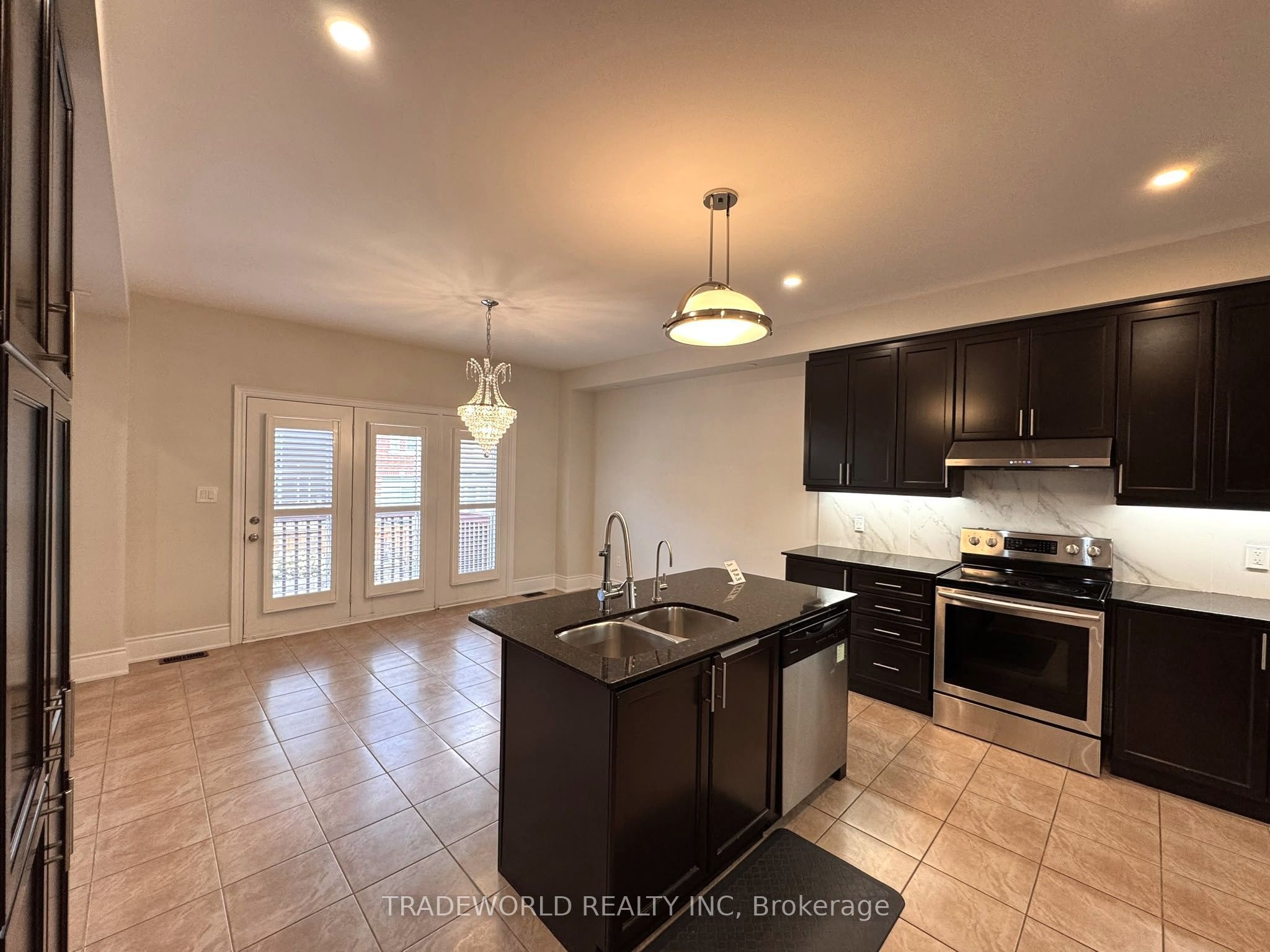 93 Meadowsweet Lane Property Photo 7
