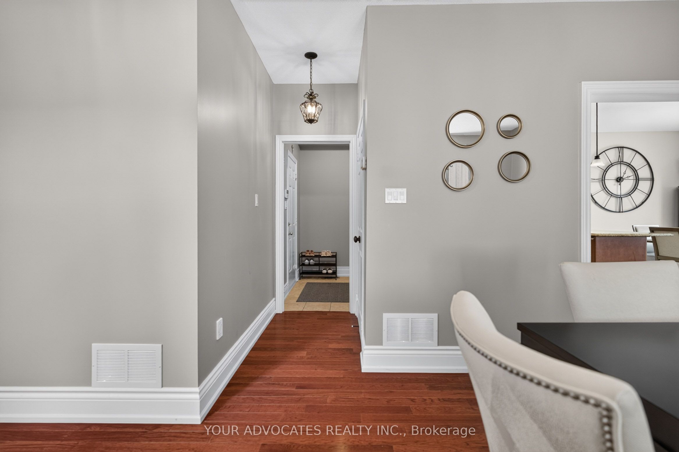 228 Twin Hills Crescent Property Photo 7
