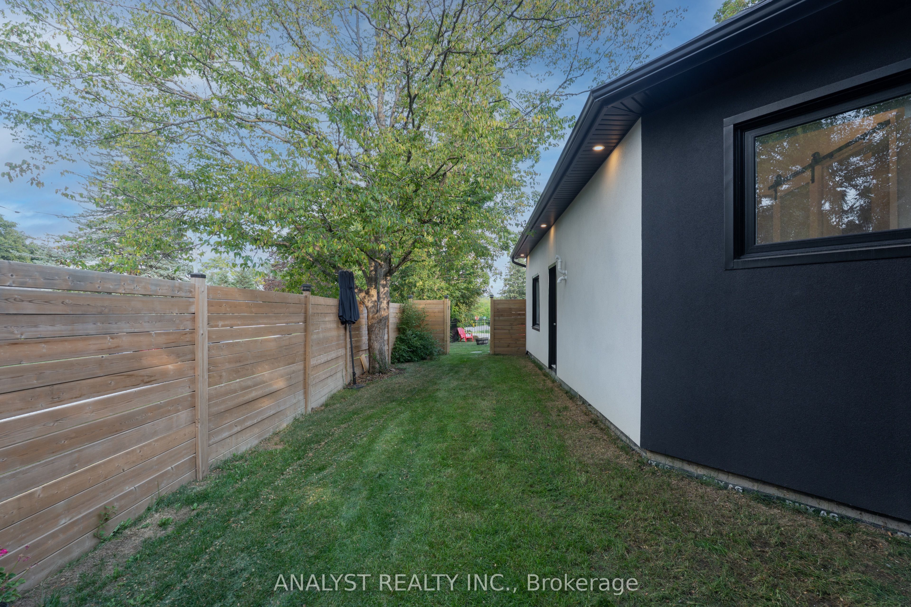 36 Norman Avenue Property Photo 34