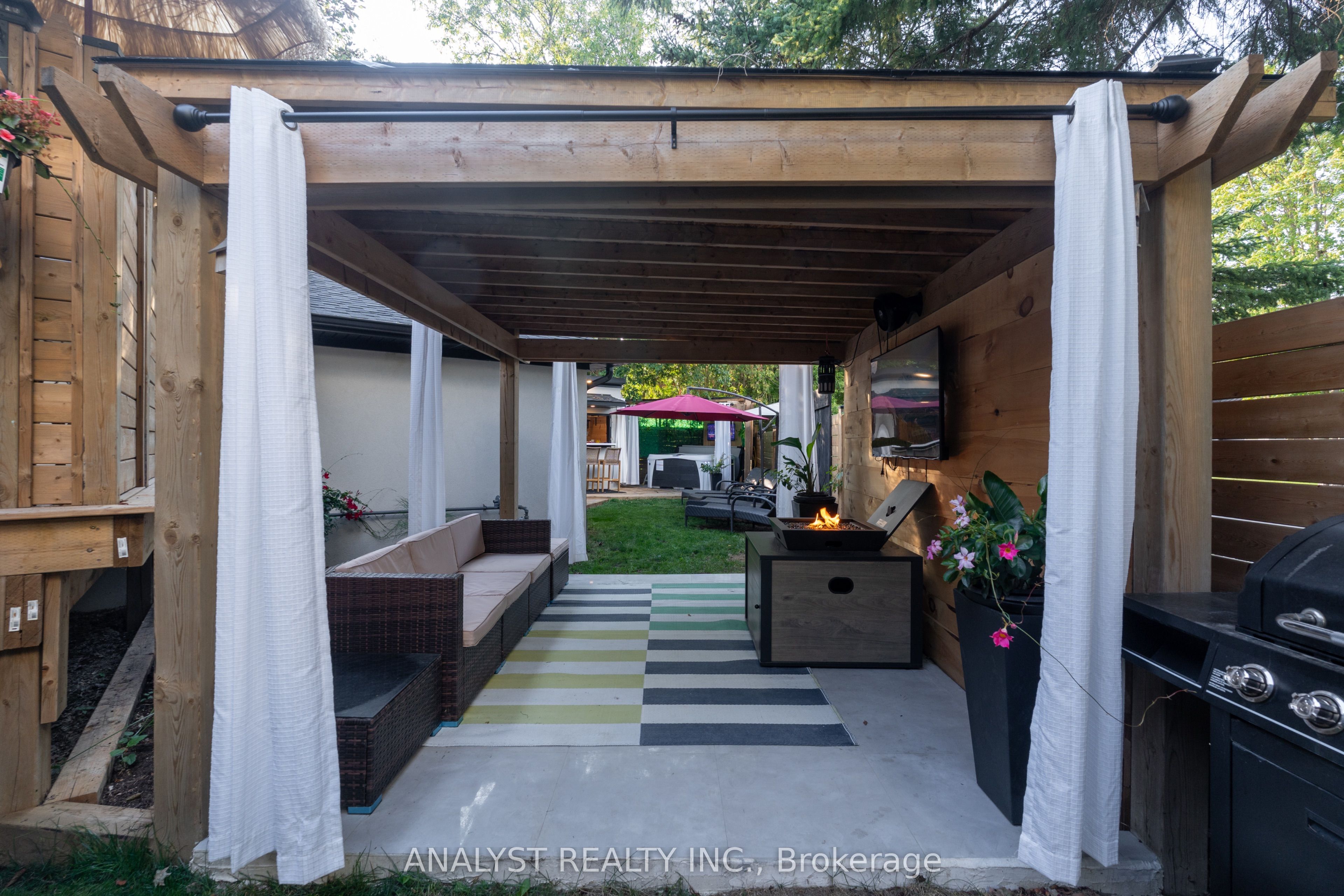 36 Norman Avenue Property Photo 35