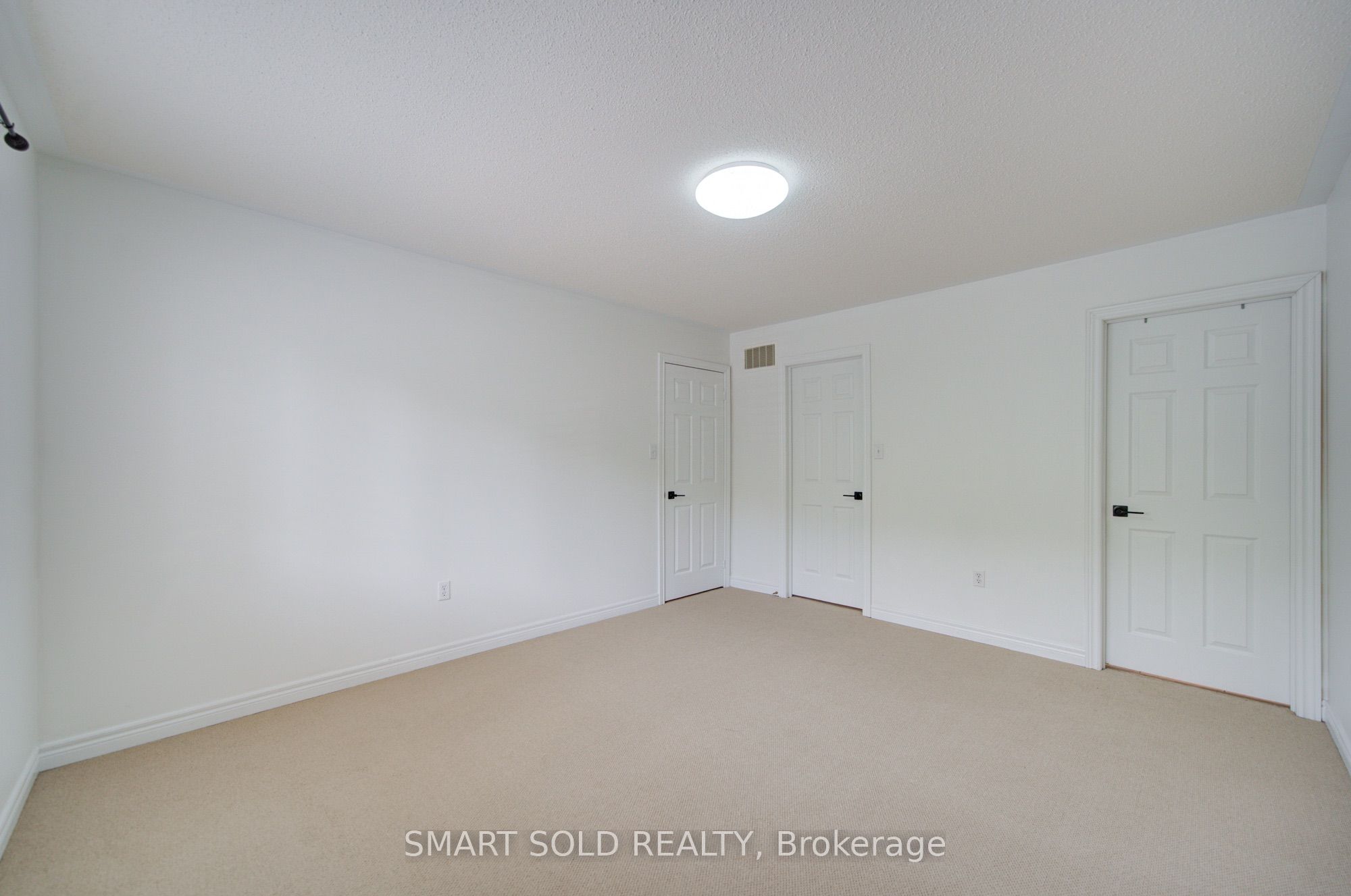 39 Schuster Lane Property Photo 24