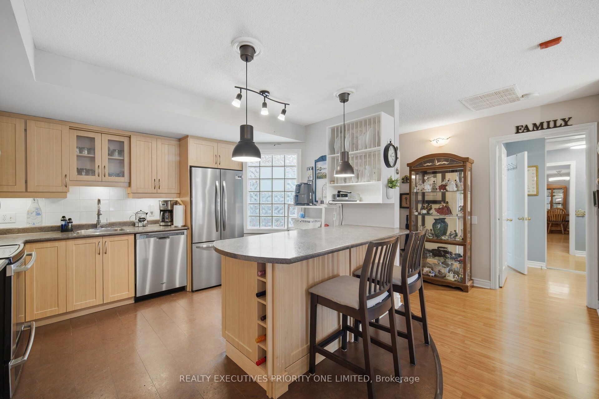 77 Mill Street E 2 Property Photo 9