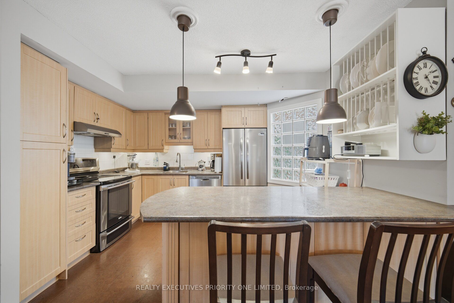 77 Mill Street E 2 Property Photo 10