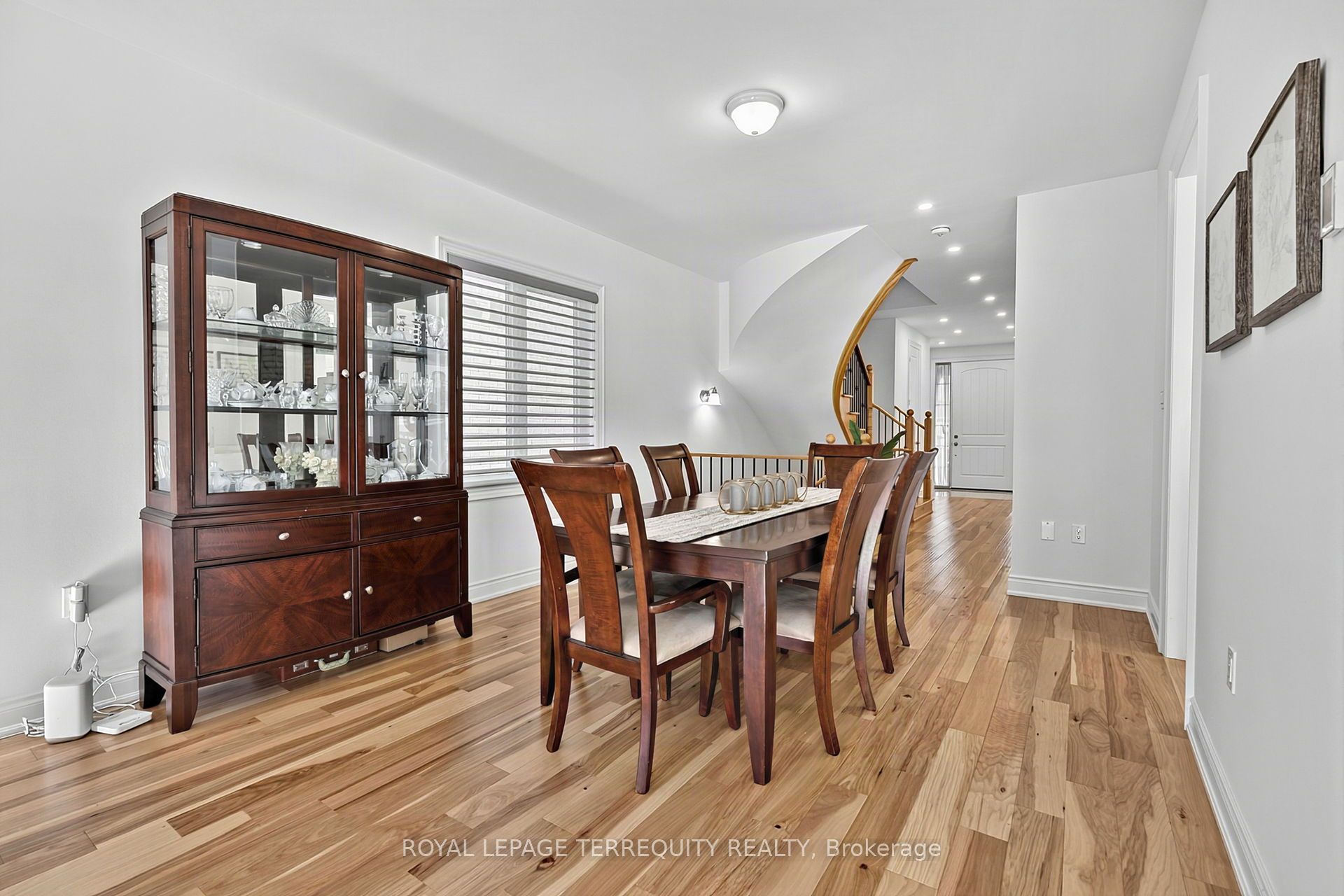 9 Kiernan Crescent N Property Photo 9
