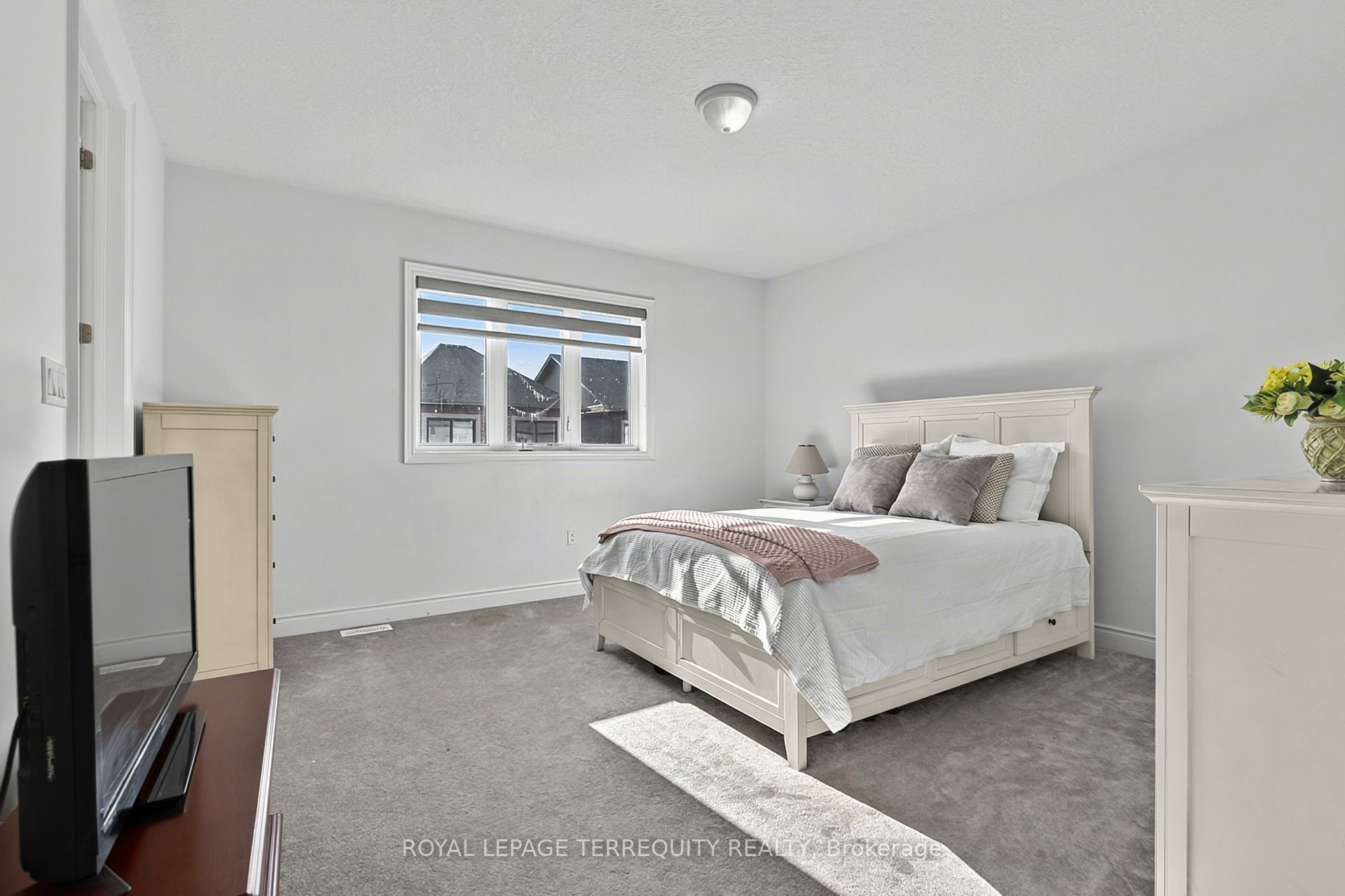 9 Kiernan Crescent N Property Photo 19