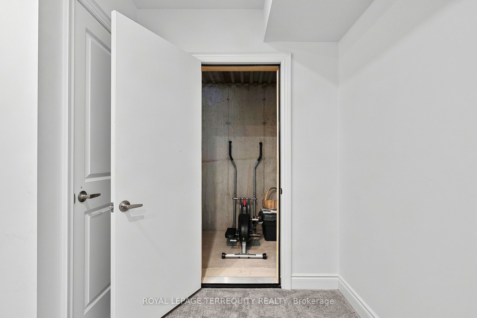 9 Kiernan Crescent N Property Photo 34