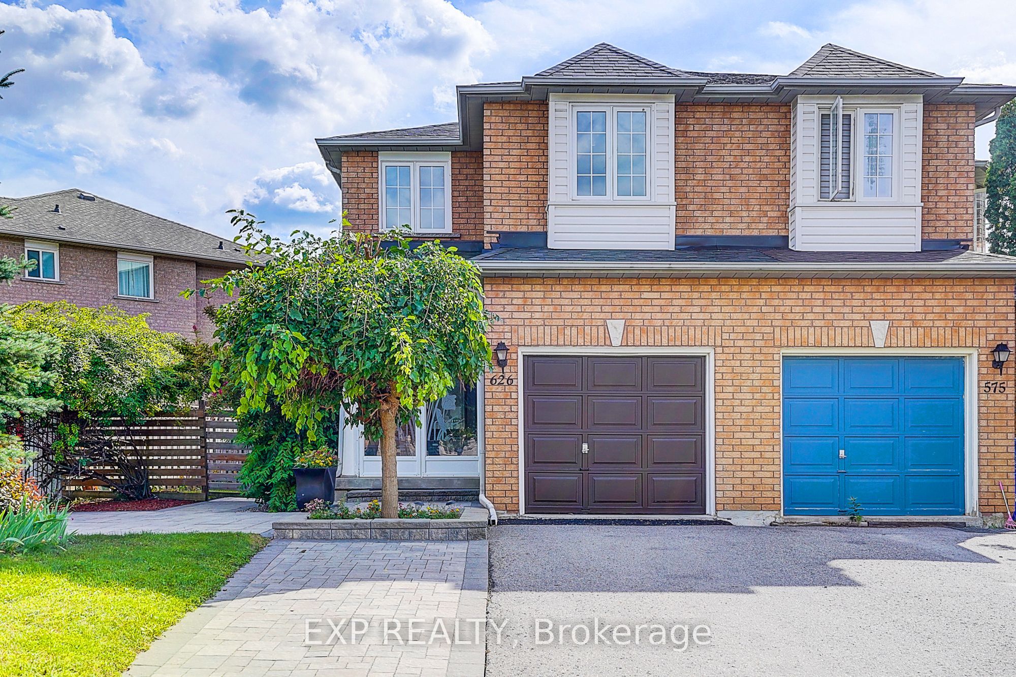 626 Walpole Crescent Property Photo 1