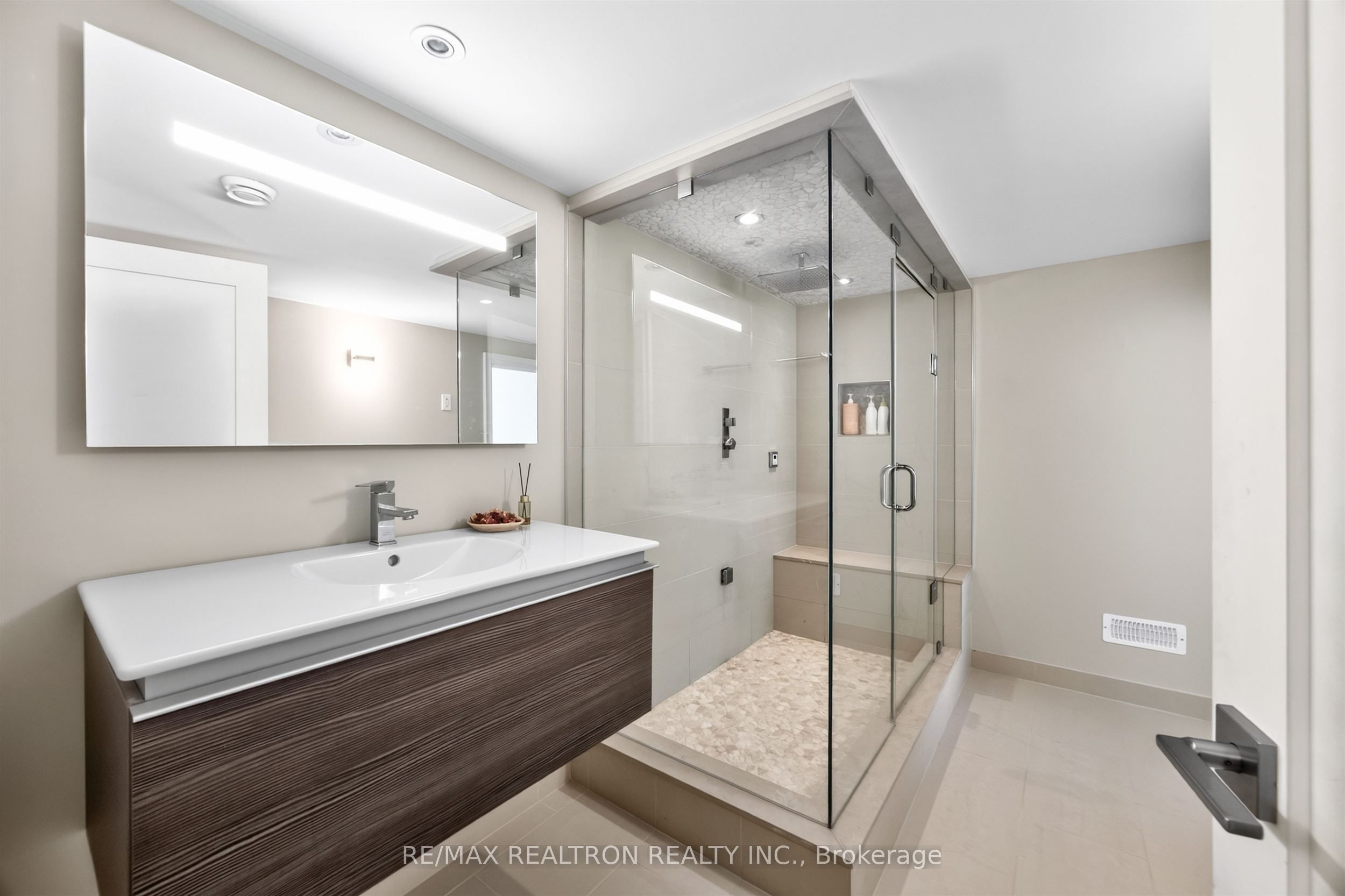 24 Maplehyrn Avenue Property Photo 41