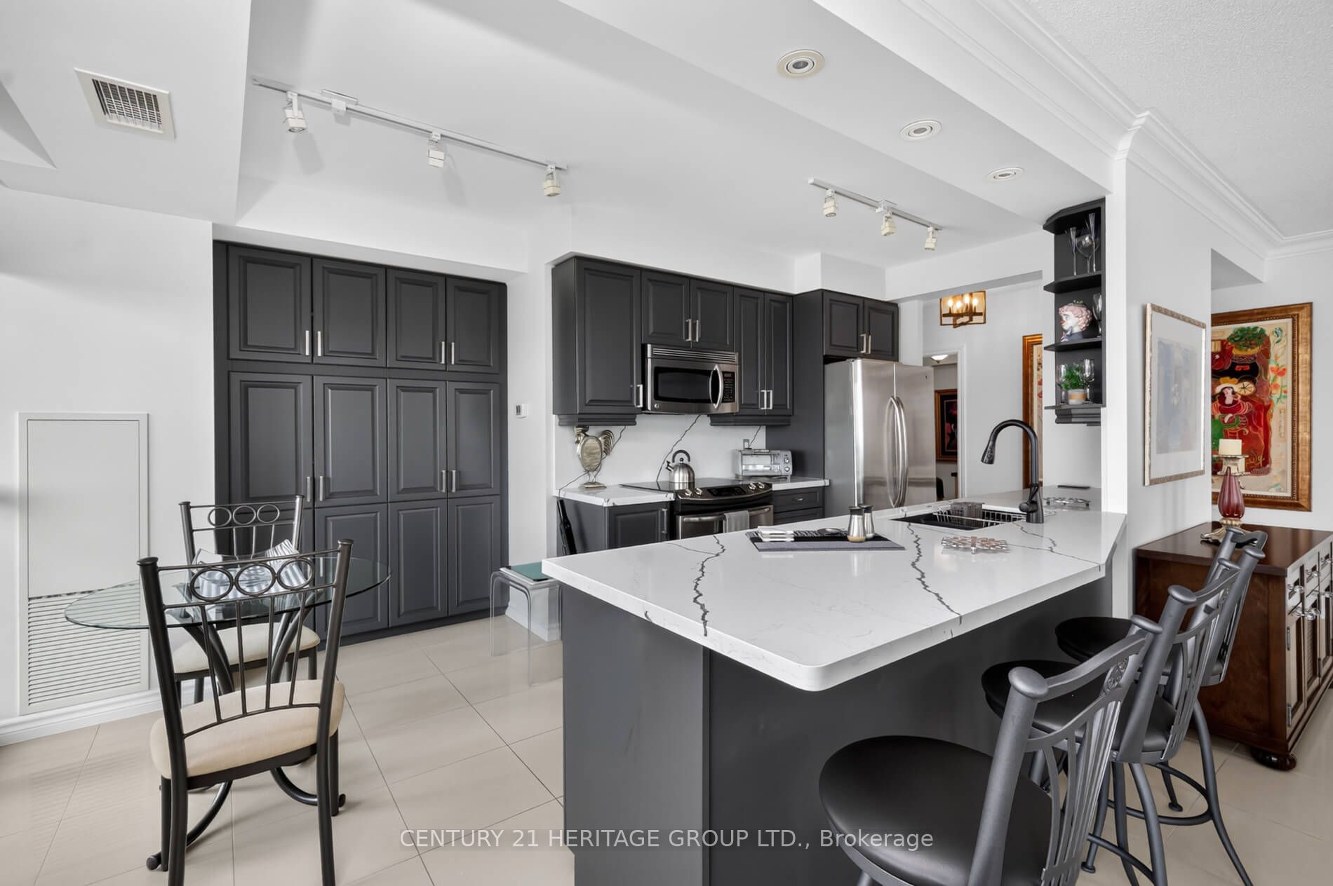 88 Promenade Circle 905 Property Photo 11