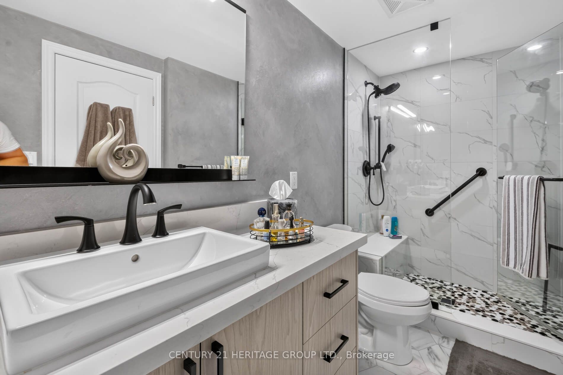 88 Promenade Circle 905 Property Photo 15