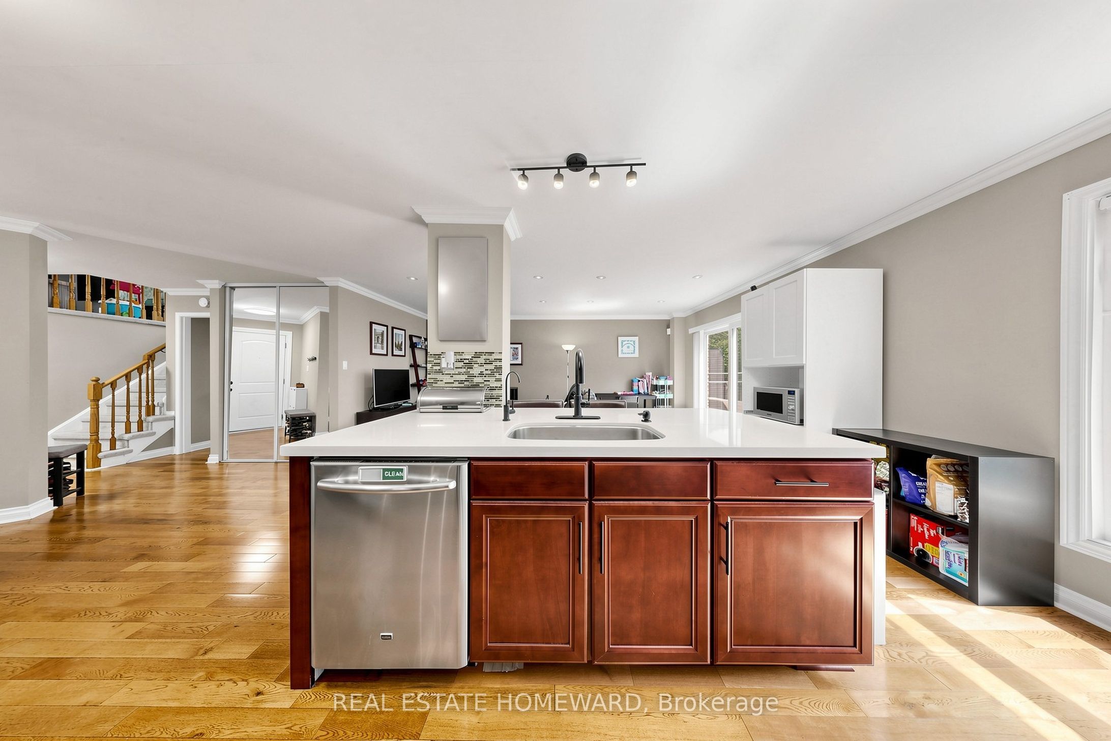 242 Badessa Circle Property Photo 8