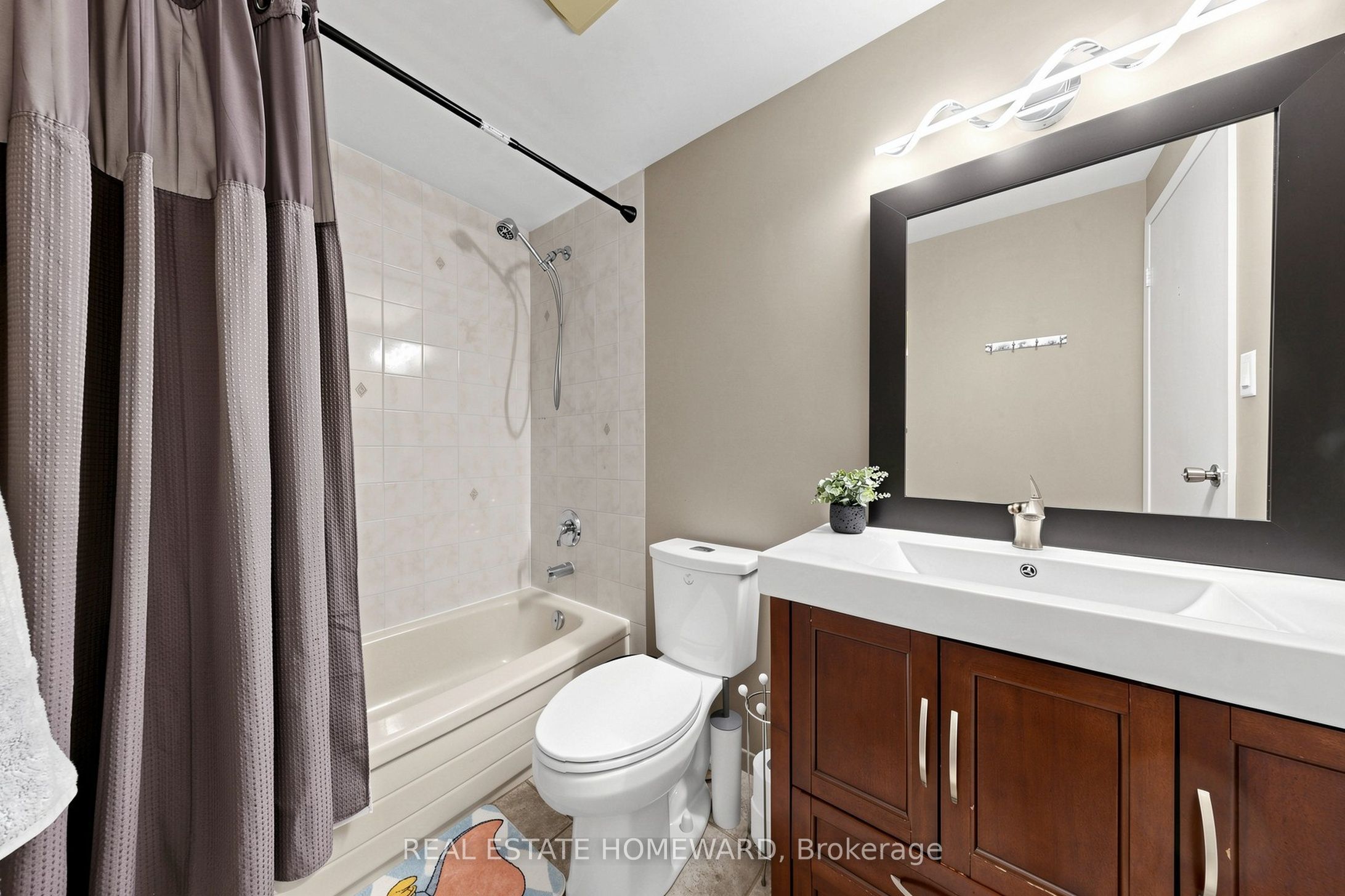 242 Badessa Circle Property Photo 21