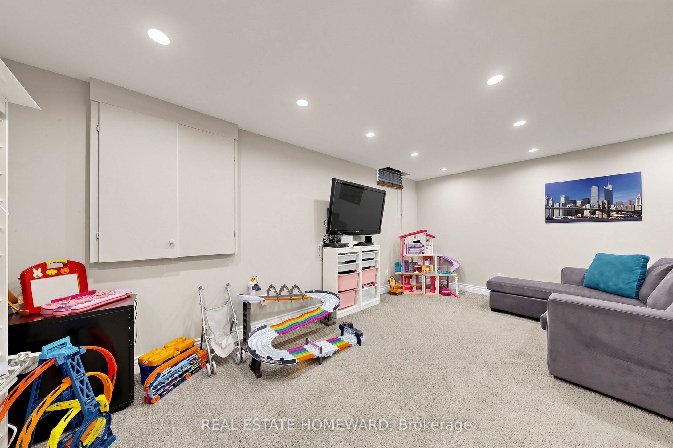 242 Badessa Circle Property Photo 29