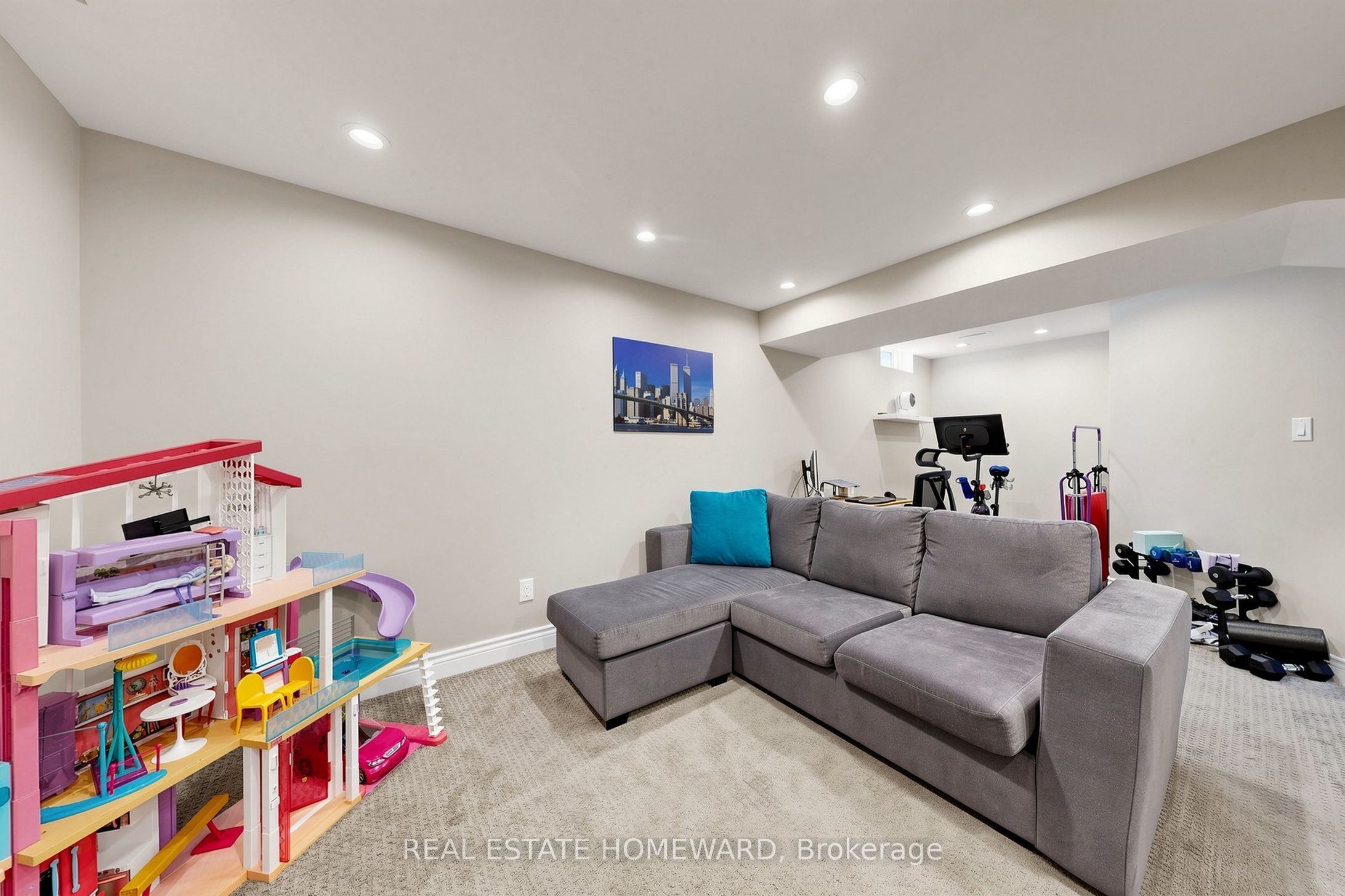 242 Badessa Circle Property Photo 31