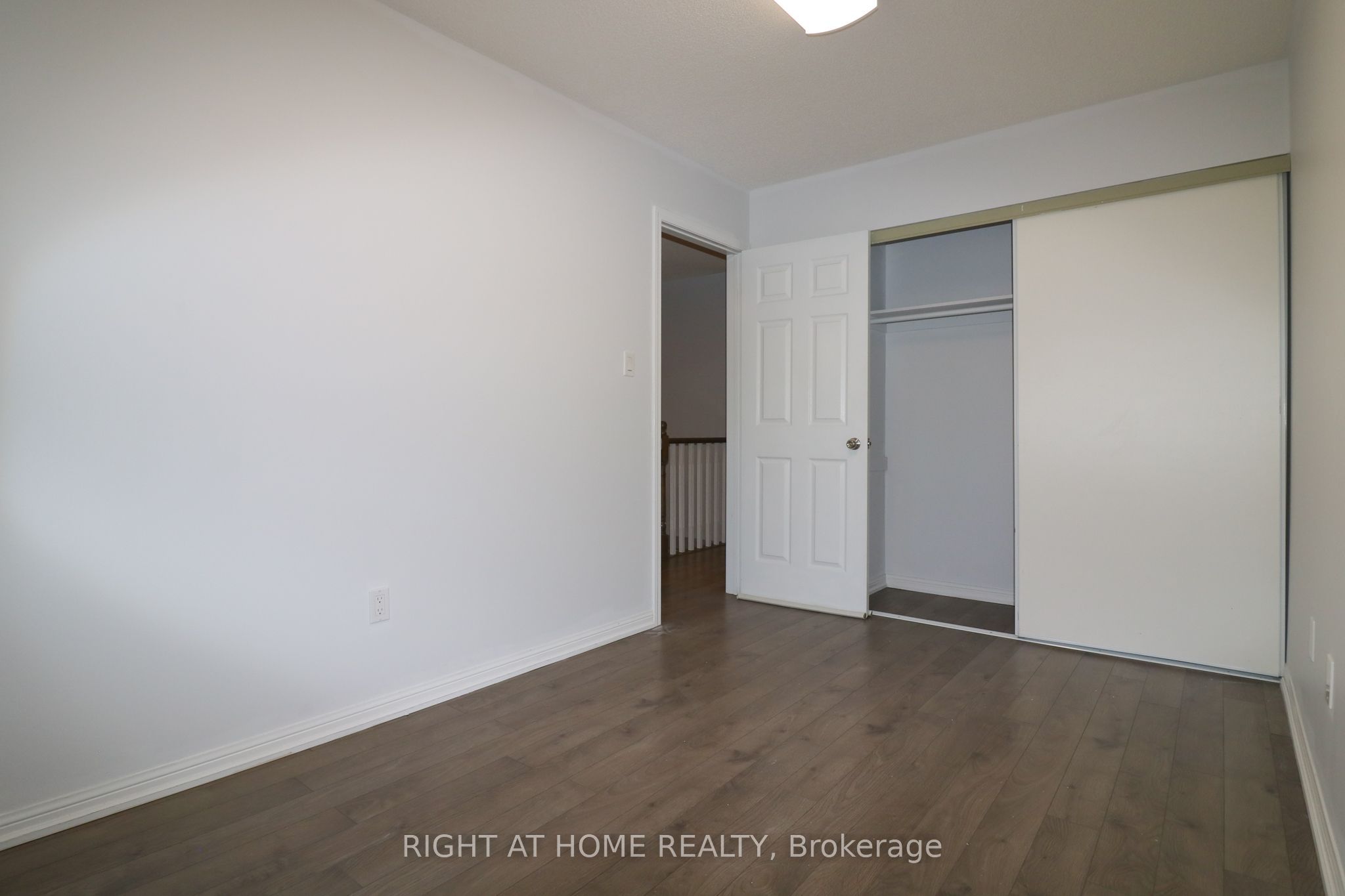 497 Ainsworth Drive E Property Photo 12