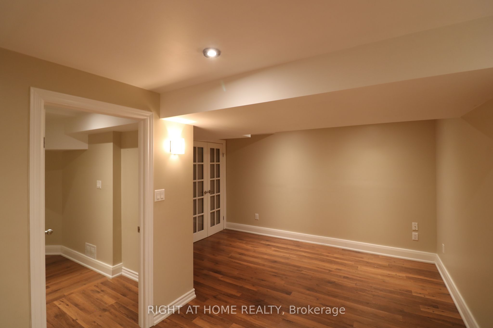 497 Ainsworth Drive E Property Photo 15