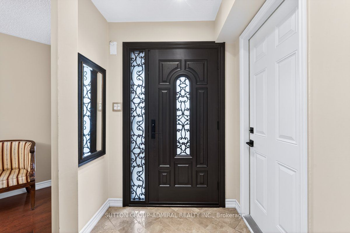 126 Redondo Drive E Property Photo 4