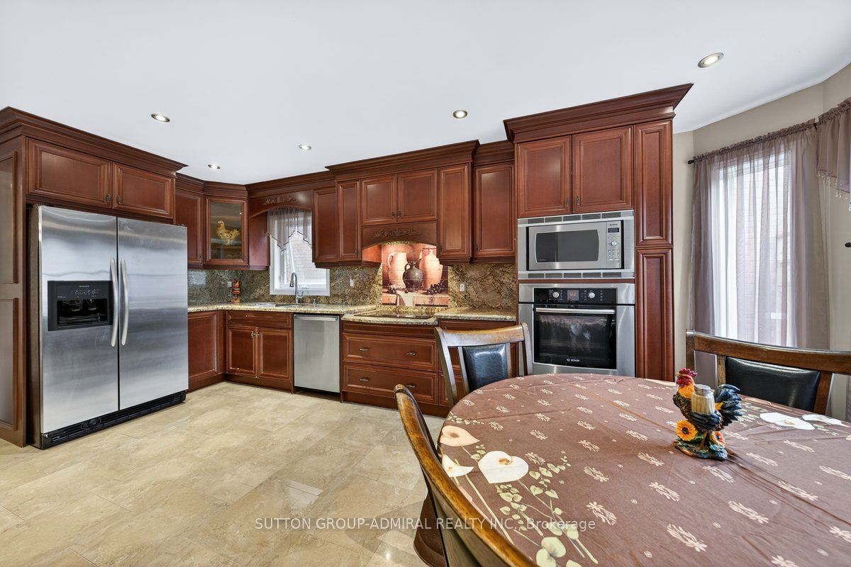 126 Redondo Drive E Property Photo 7