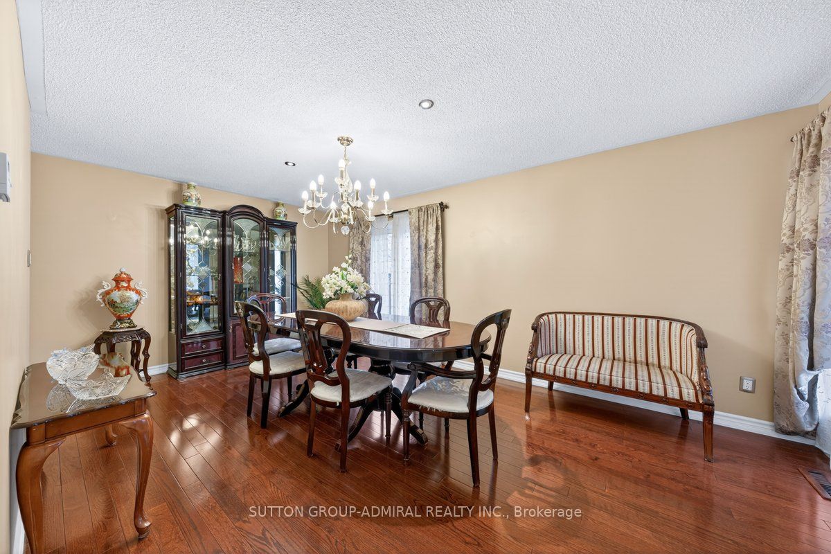 126 Redondo Drive E Property Photo 10