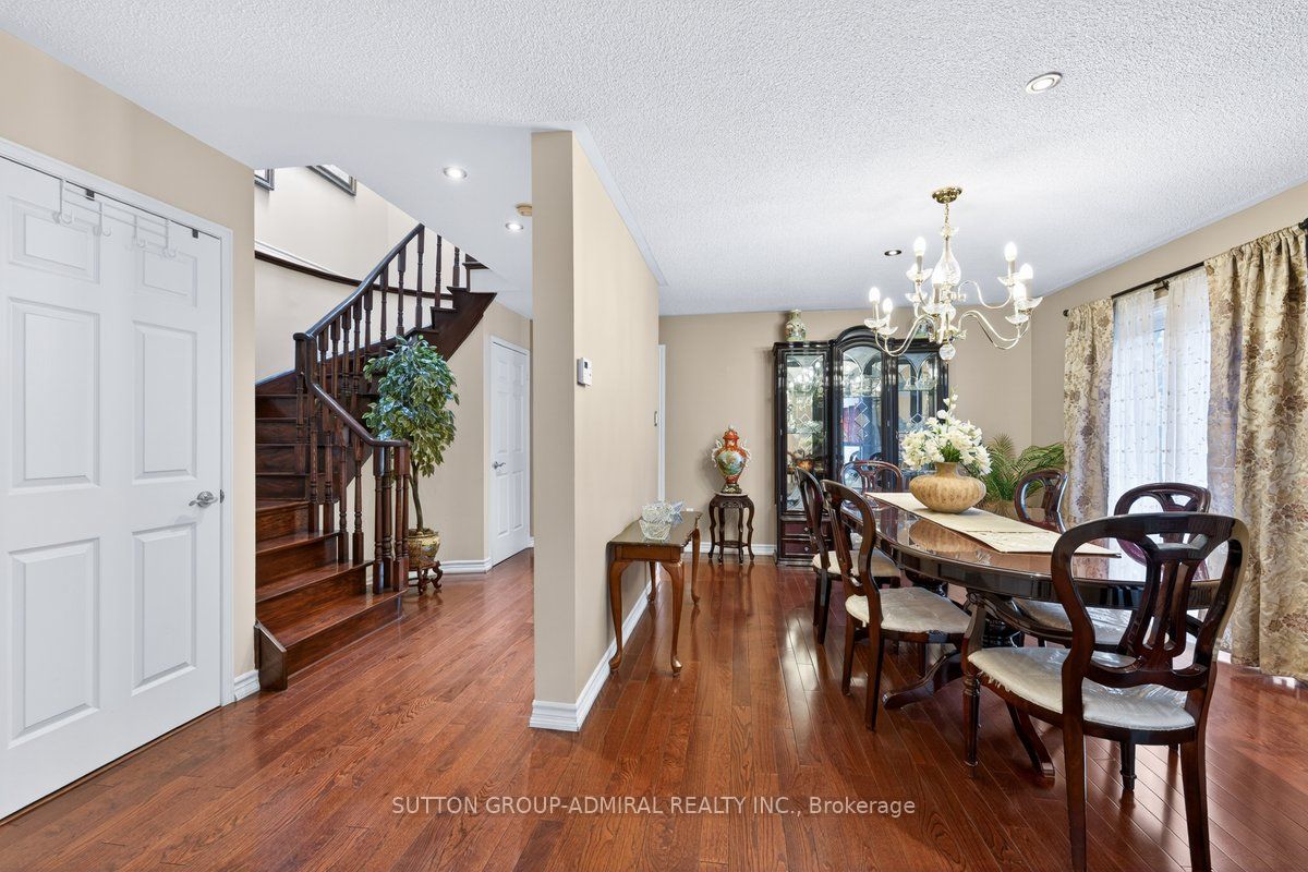 126 Redondo Drive E Property Photo 11