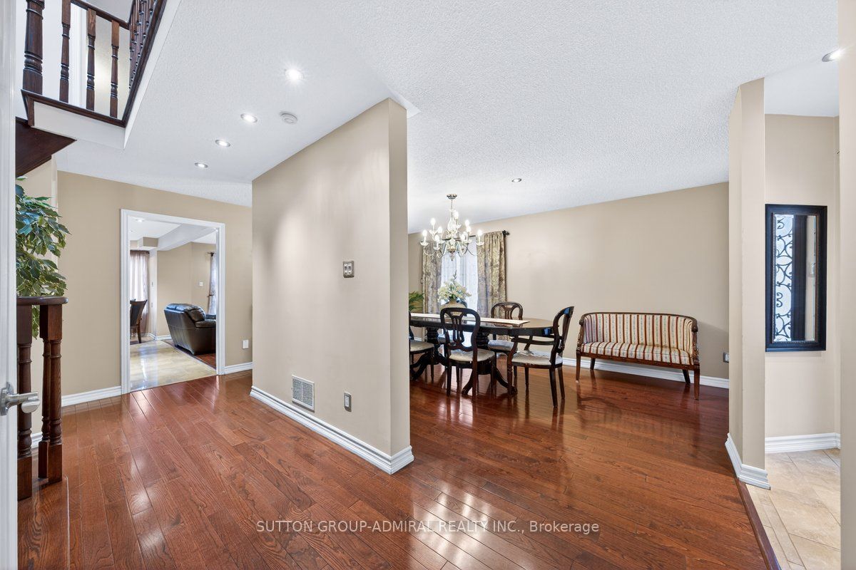 126 Redondo Drive E Property Photo 12