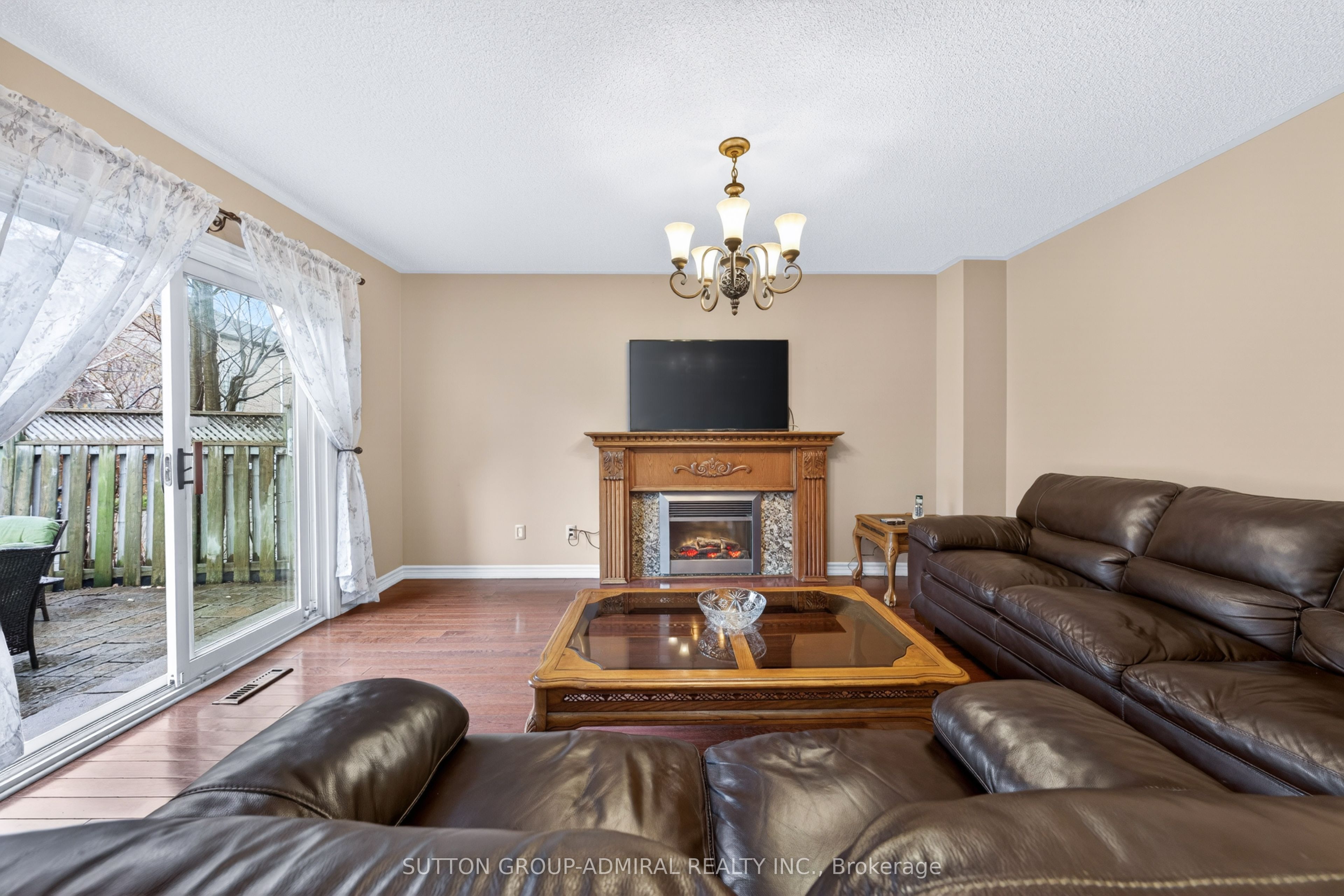 126 Redondo Drive E Property Photo 13