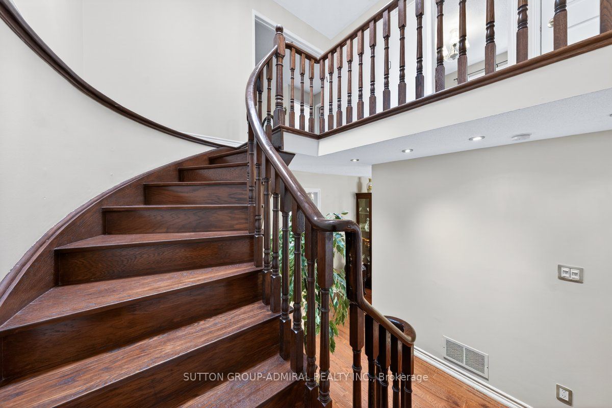 126 Redondo Drive E Property Photo 15