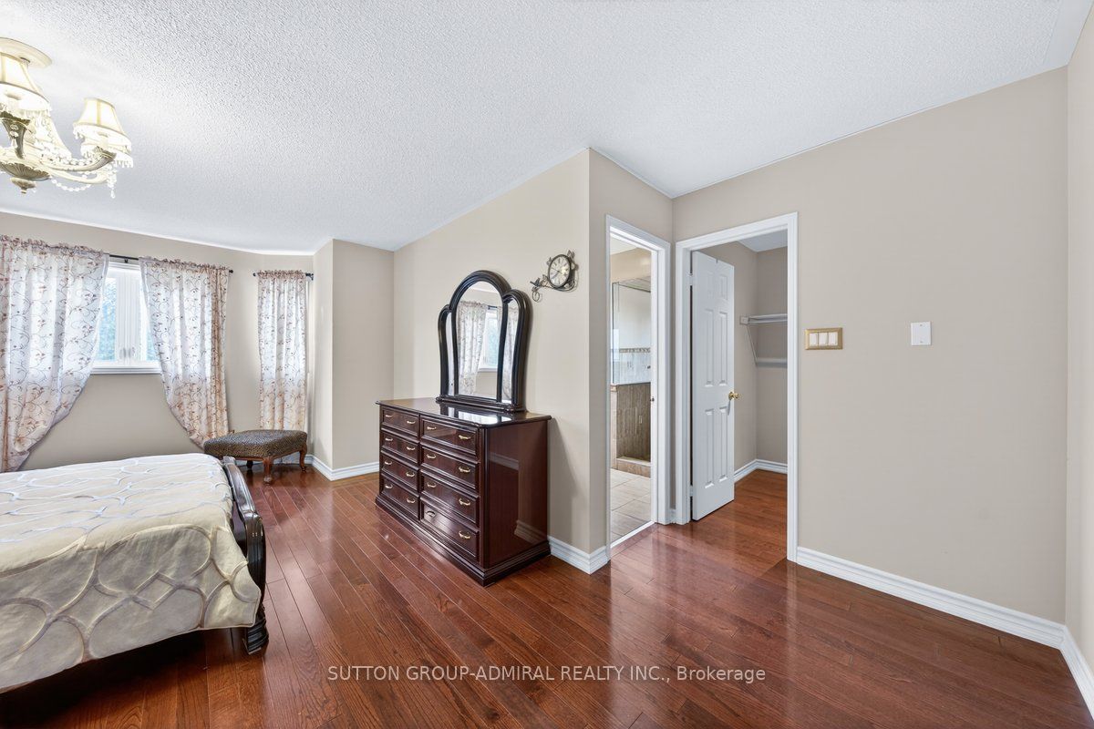 126 Redondo Drive E Property Photo 18