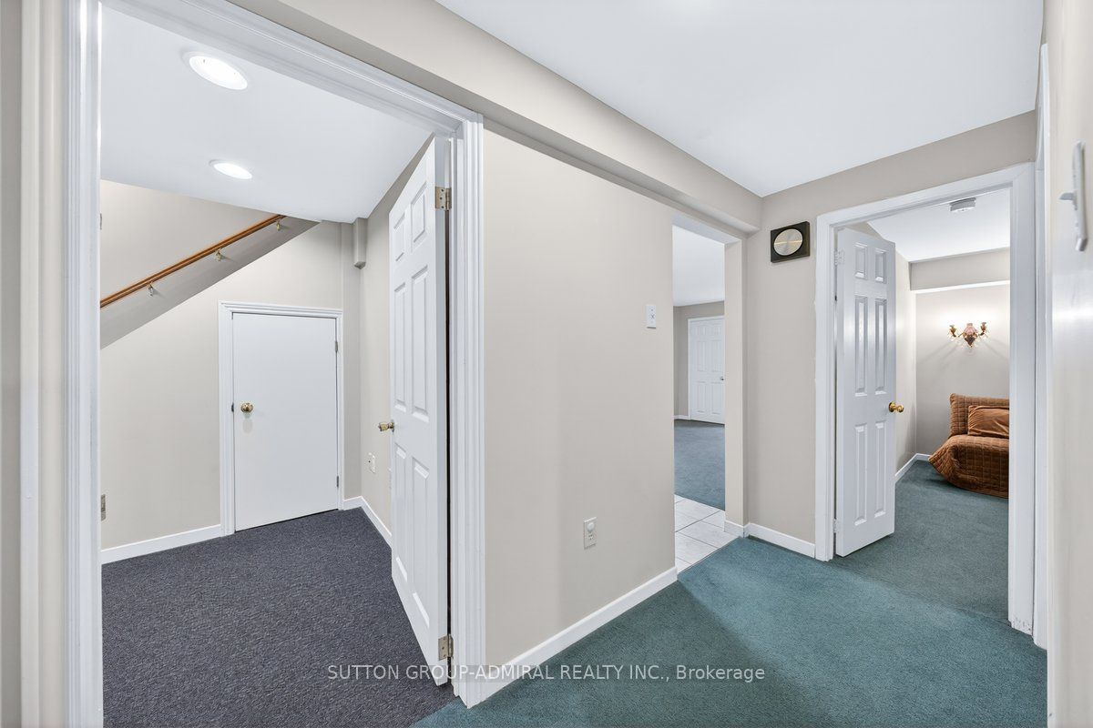 126 Redondo Drive E Property Photo 25