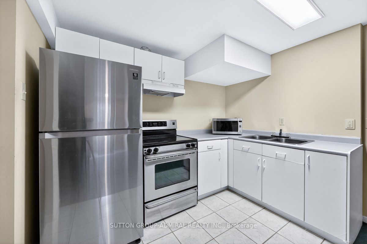 126 Redondo Drive E Property Photo 28