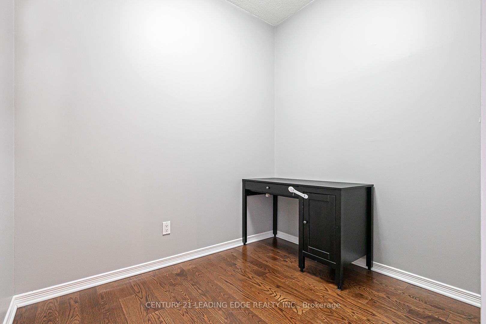 350 Red Maple Road Ph5 Property Photo 6