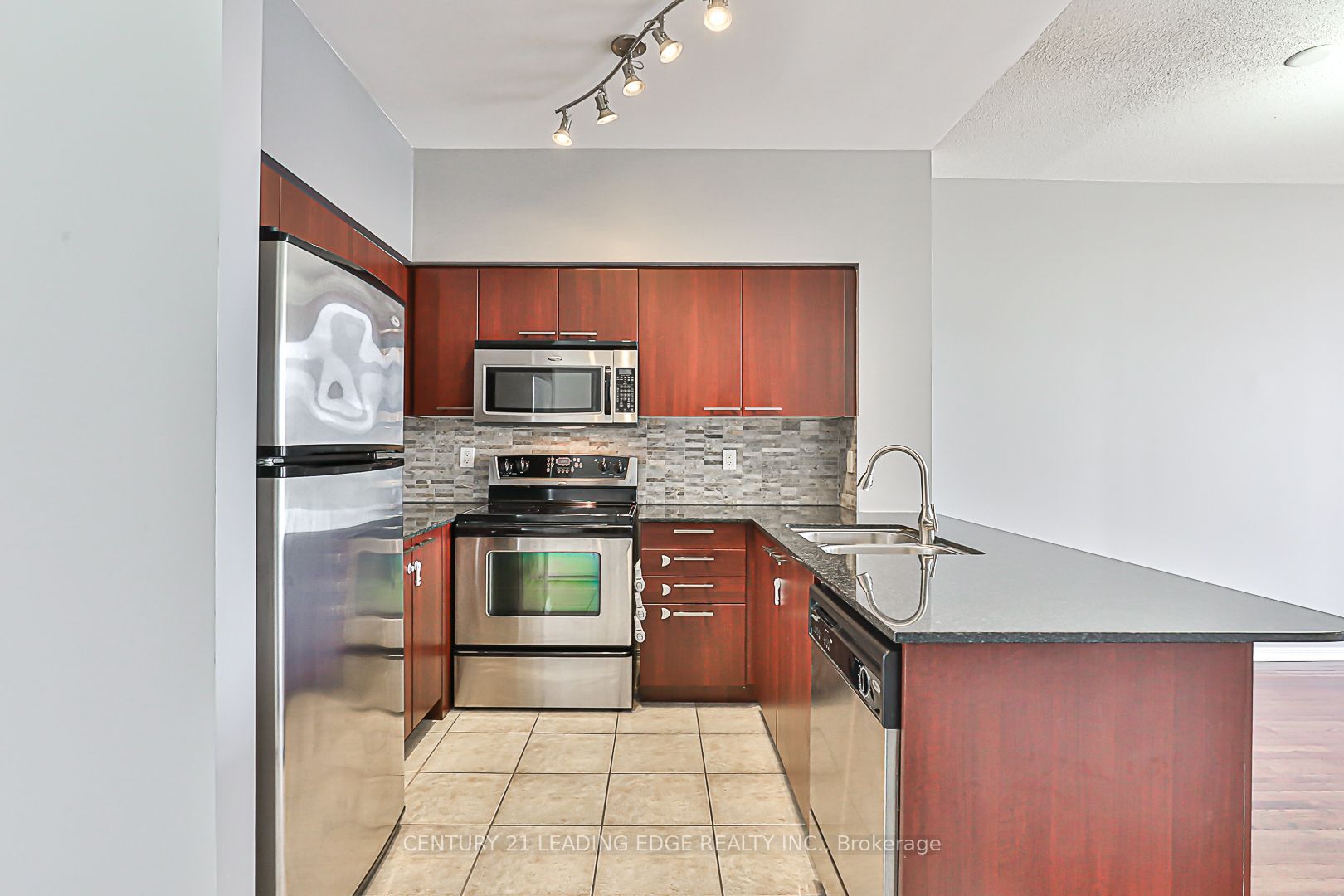 350 Red Maple Road Ph5 Property Photo 8