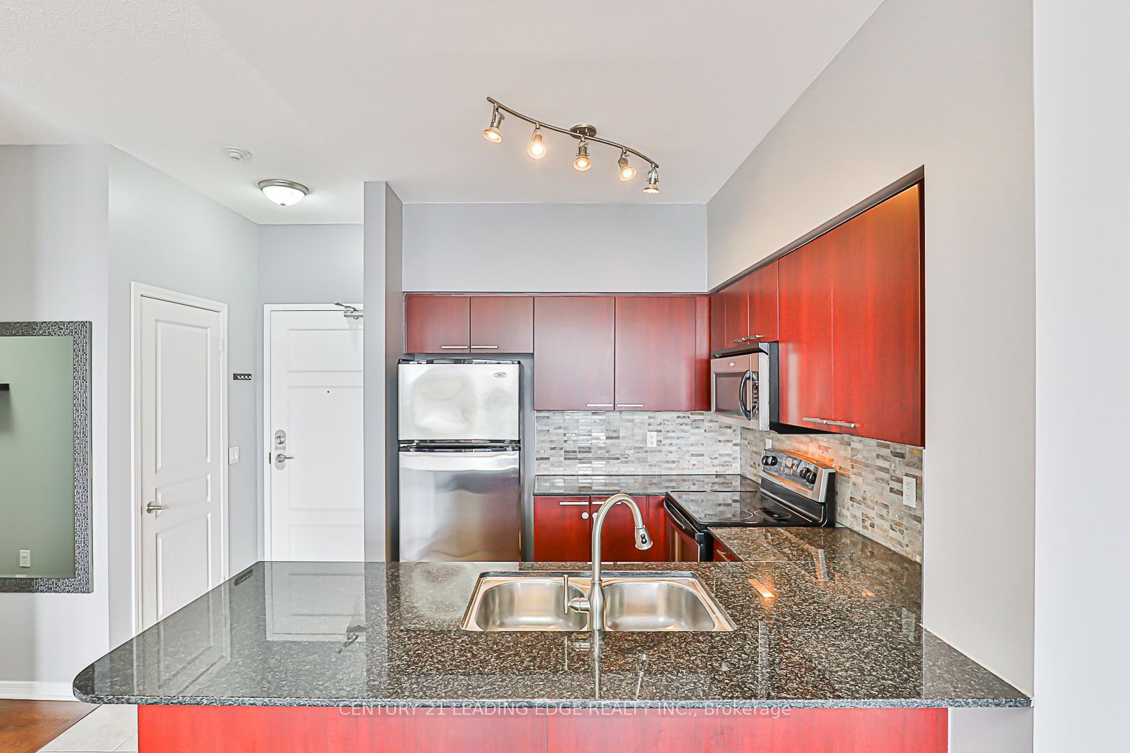 350 Red Maple Road Ph5 Property Photo 9