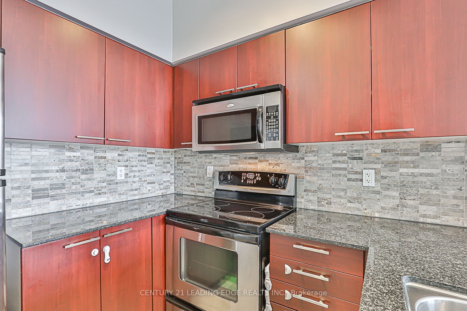 350 Red Maple Road Ph5 Property Photo 10