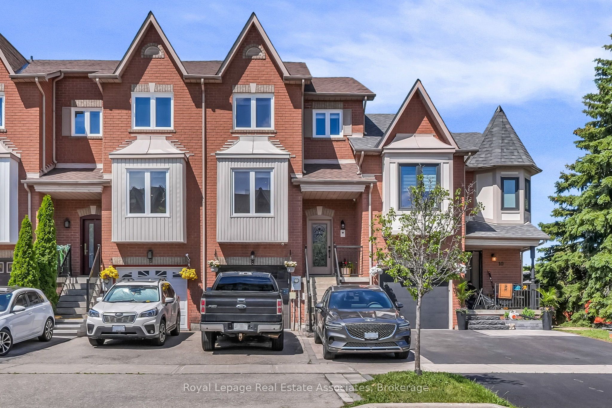 8 Prestwick Avenue Property Photo 2