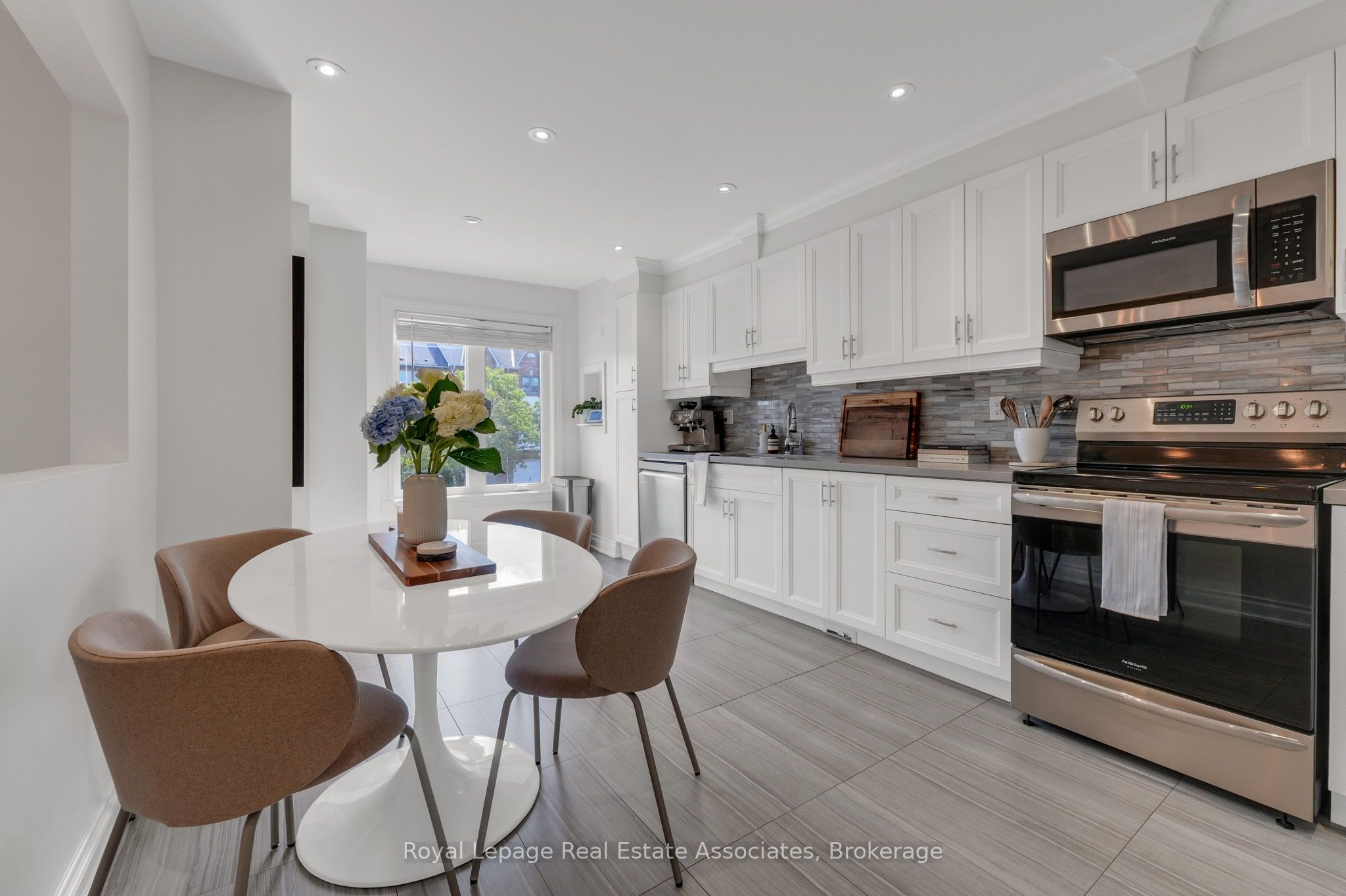 8 Prestwick Avenue Property Photo 6