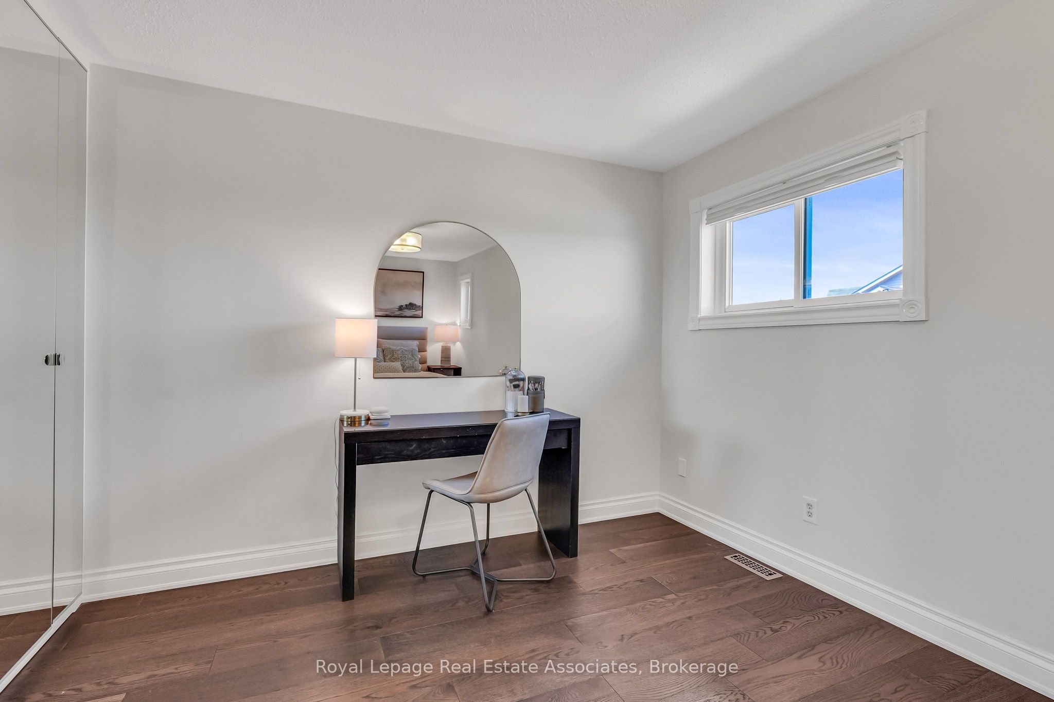 8 Prestwick Avenue Property Photo 23