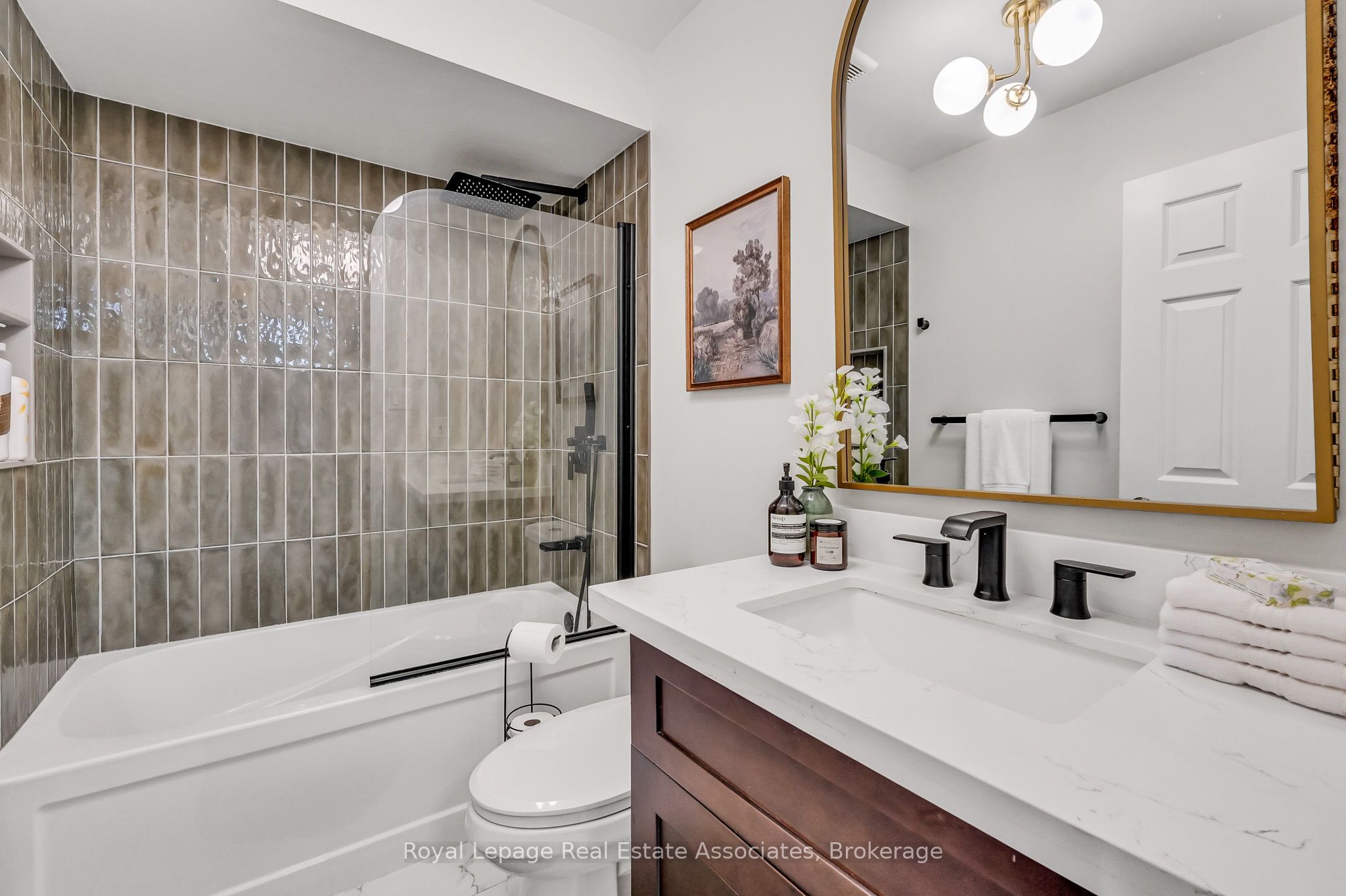 8 Prestwick Avenue Property Photo 26
