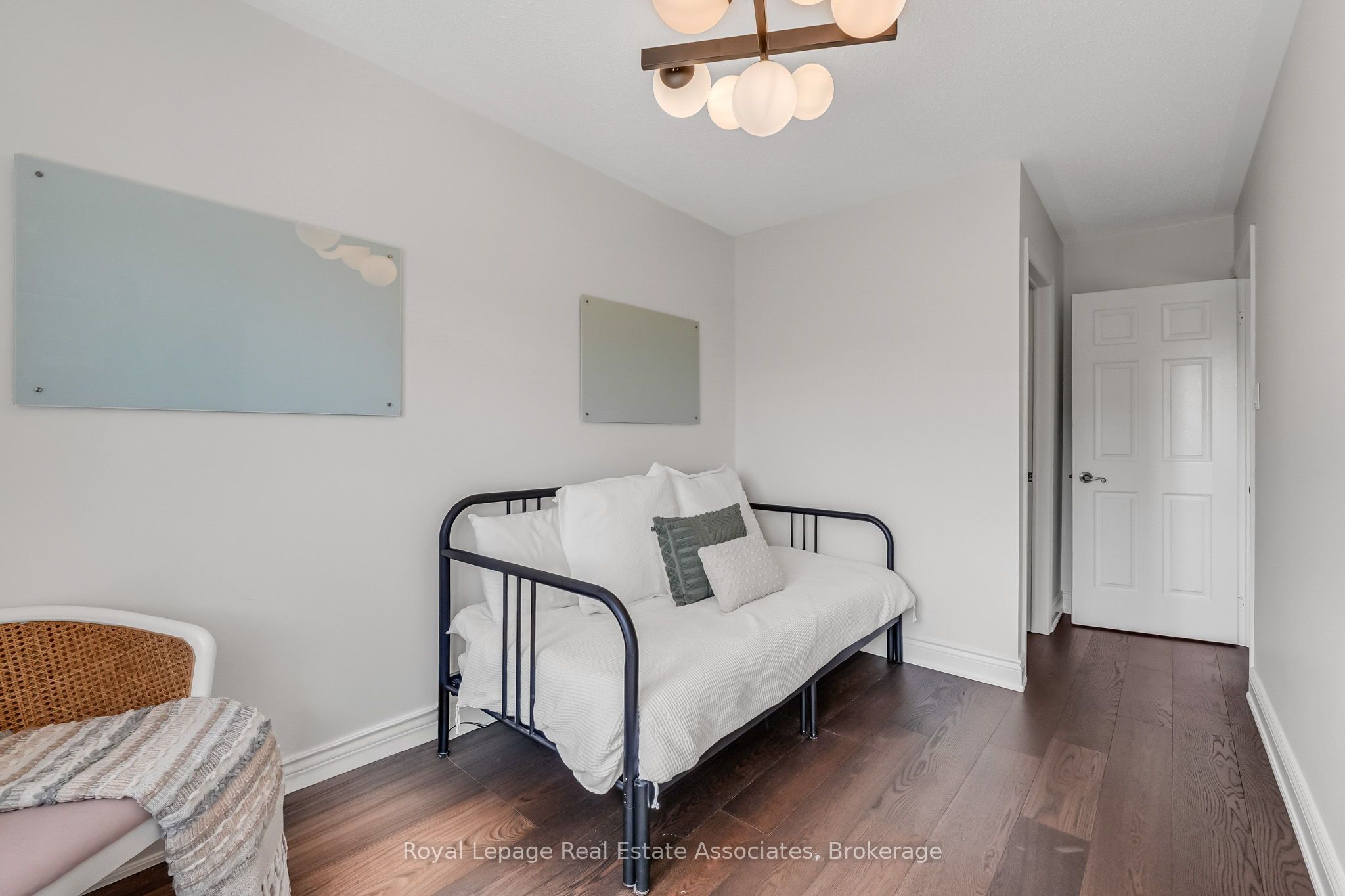 8 Prestwick Avenue Property Photo 31