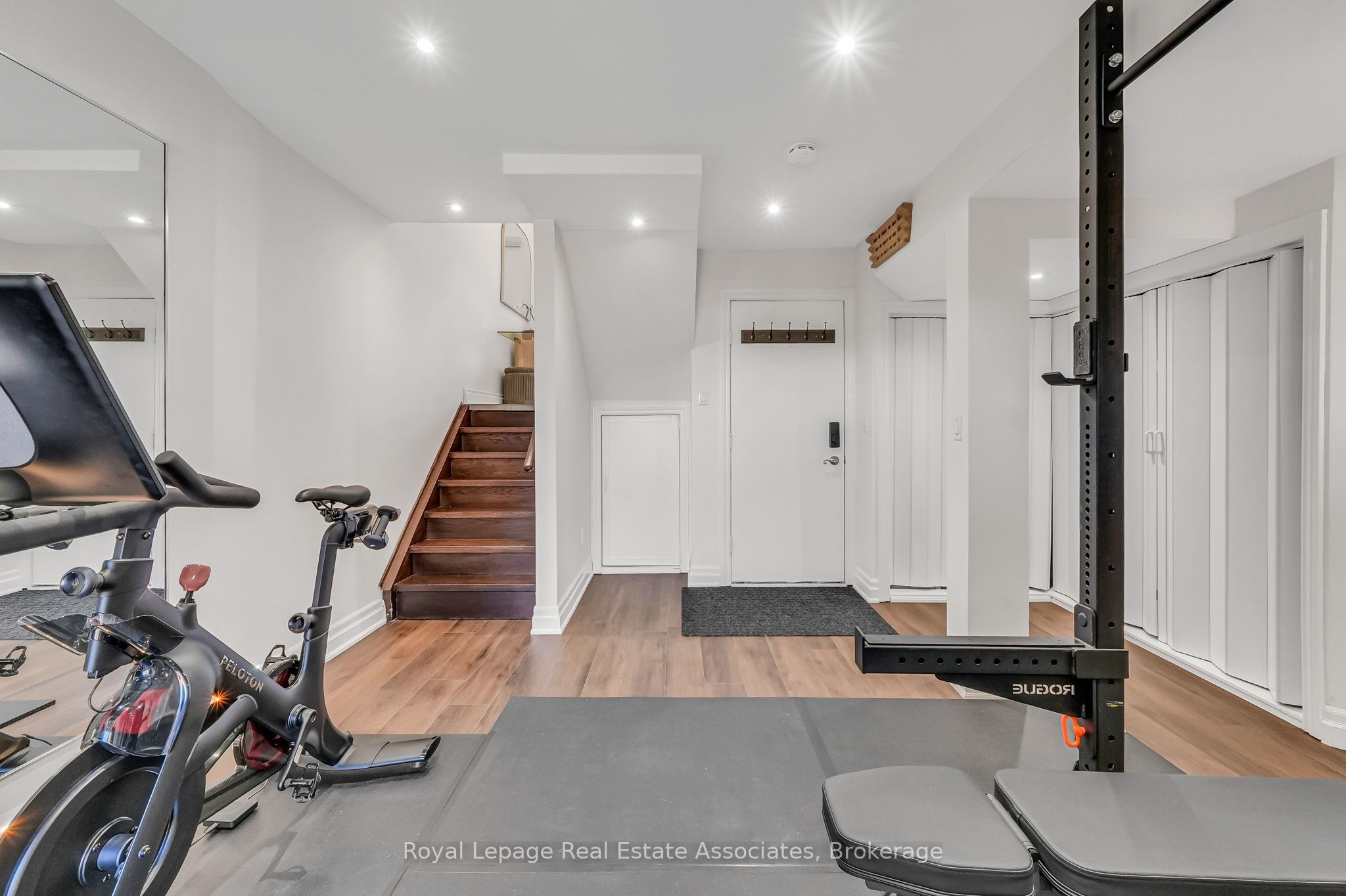 8 Prestwick Avenue Property Photo 35